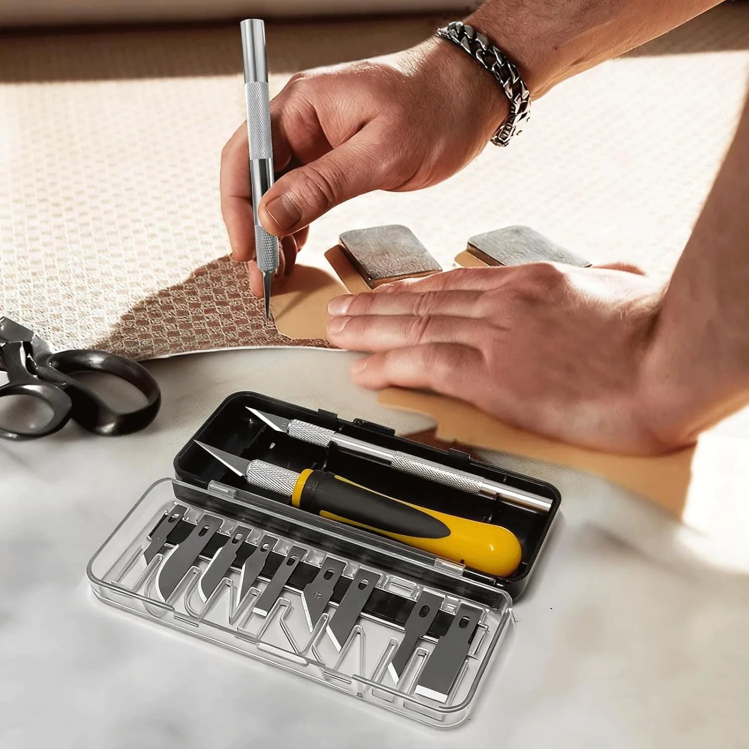 Craft knife set detail image showing storage and blade organization